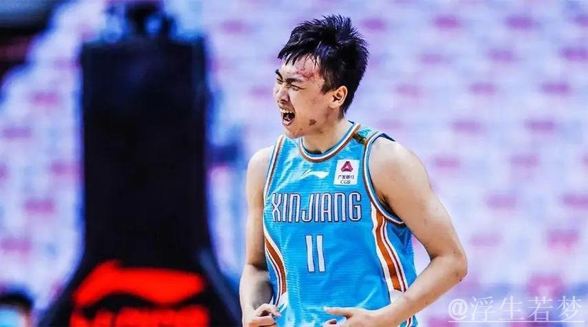 劳森跟进暴扣得分 齐麟反击上篮遗憾偏出