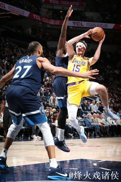 詹姆斯缺席浓眉砍23+11拉塞尔仅5分 湖人不敌森林狼 詹姆斯缺席浓眉砍23+11拉塞尔仅5分 湖人不敌森林狼