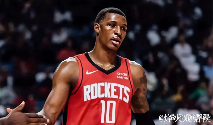 史密斯关键时刻爆发:独得8分命中两记三分获赞 史密斯关键时刻爆发:独得8分命中两记三分获赞